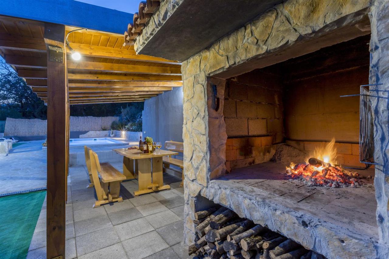 Holiday Home Dijamant Kučiće エクステリア 写真