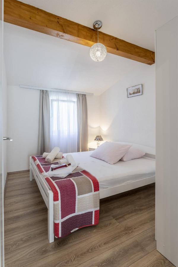 Holiday Home Dijamant Kučiće エクステリア 写真