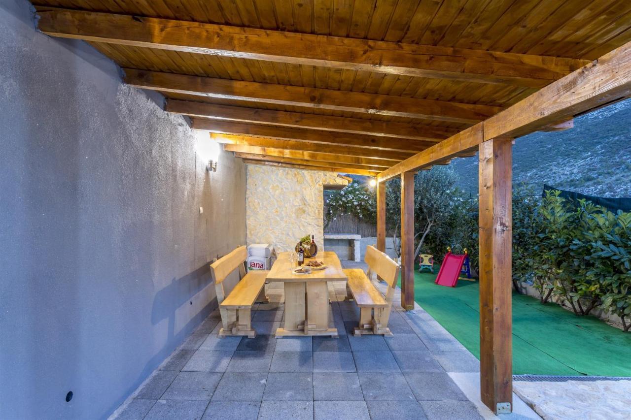 Holiday Home Dijamant Kučiće エクステリア 写真