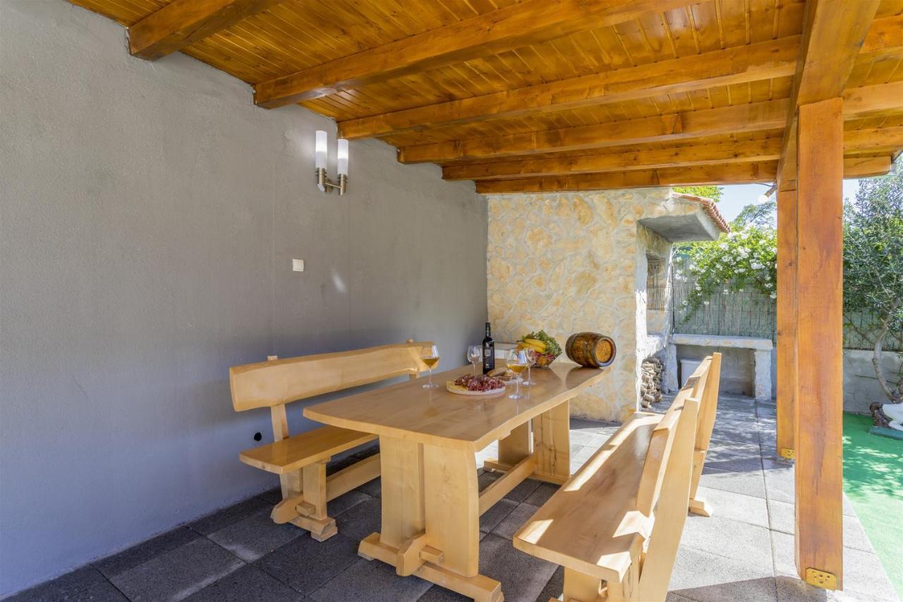 Holiday Home Dijamant Kučiće エクステリア 写真