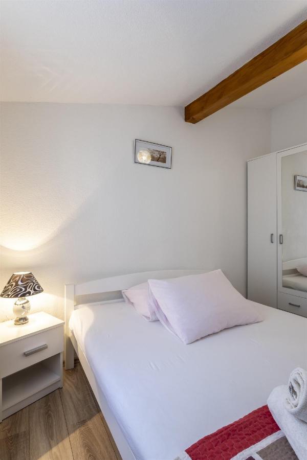 Holiday Home Dijamant Kučiće エクステリア 写真