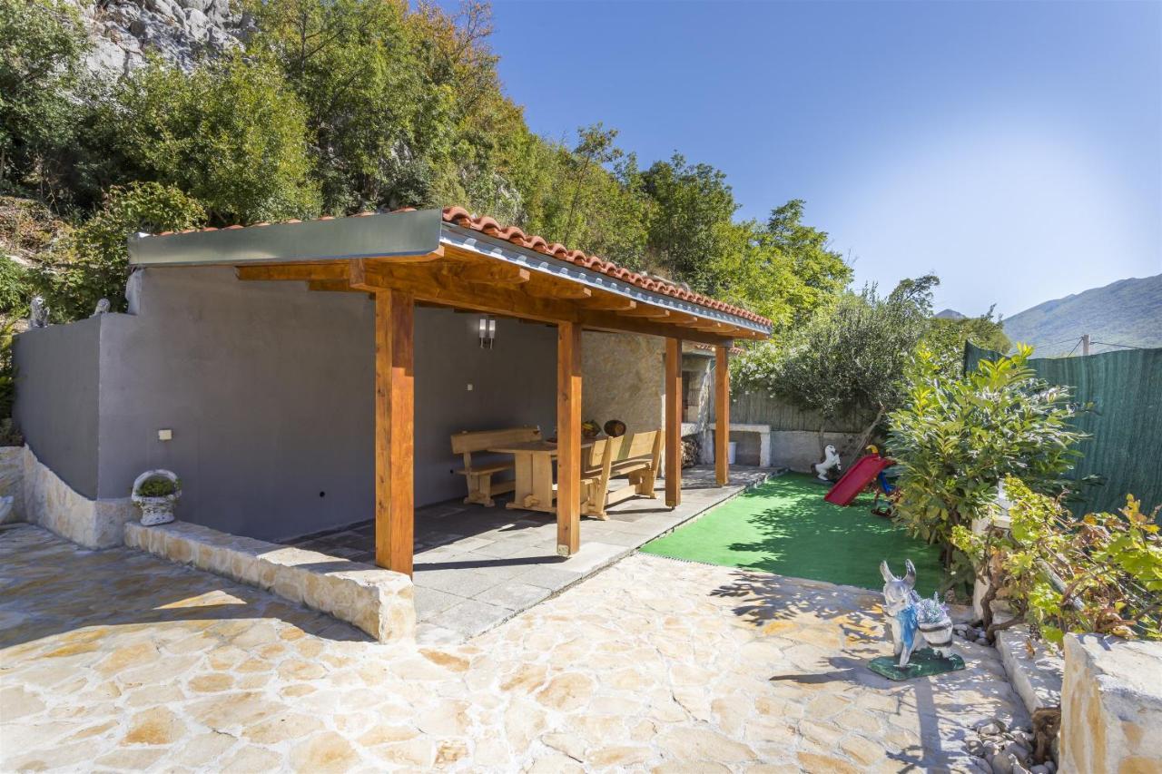 Holiday Home Dijamant Kučiće エクステリア 写真